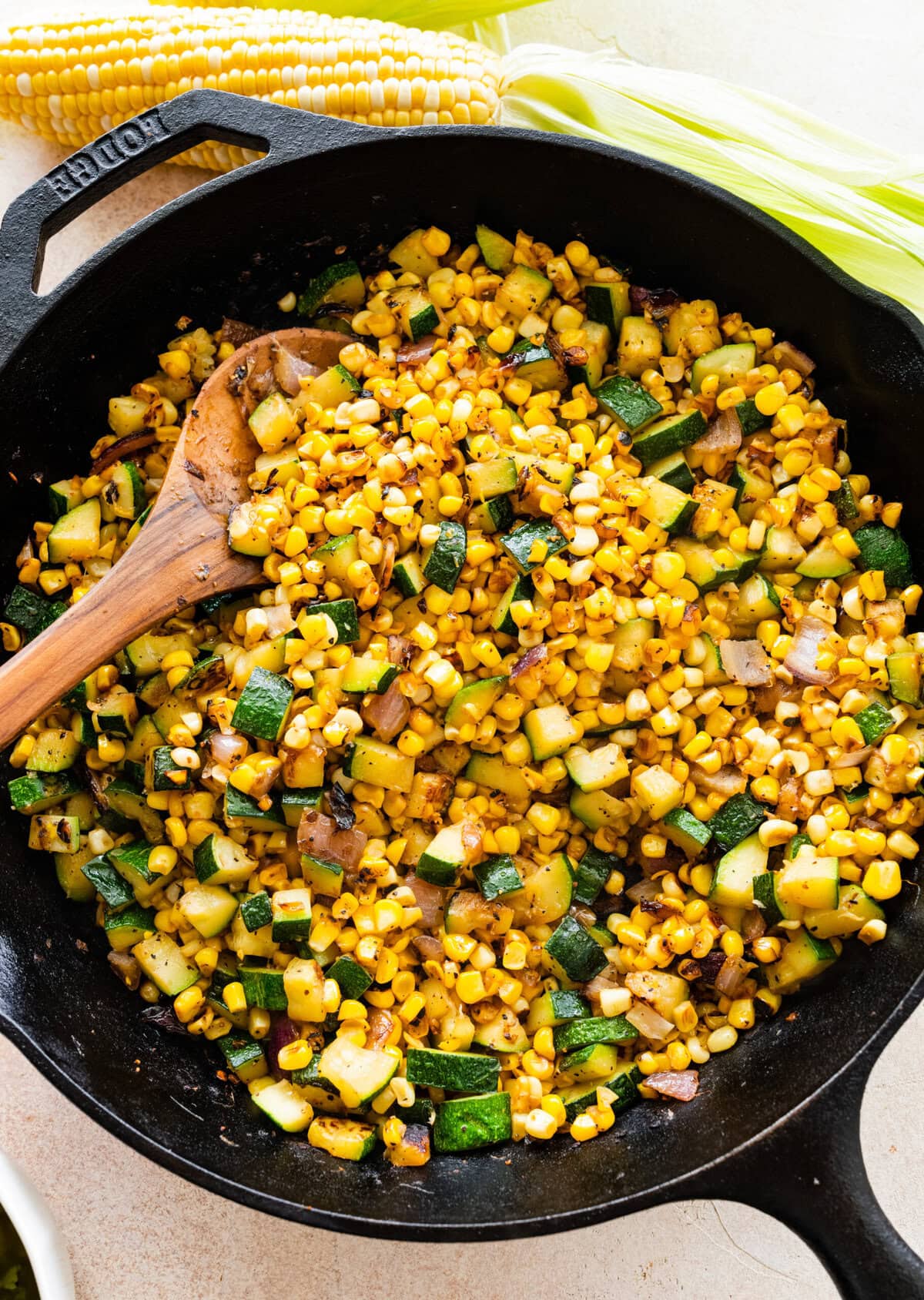 Roasted Zucchini & Sweet Corn 🌱 - Zucchini and sweet corn roasted with garlic, herbs & cracked black pepper.