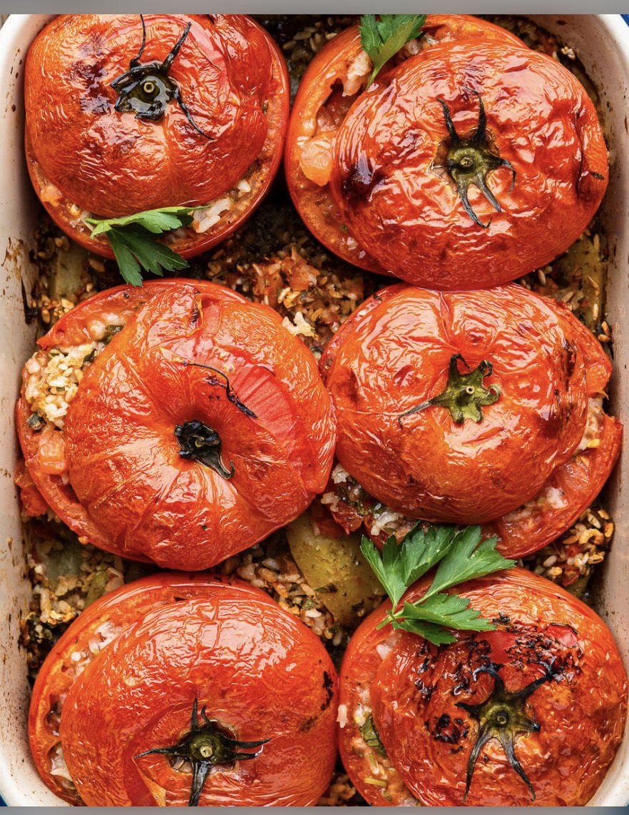 Mediterranean Stuffed Tomatoes 🌱