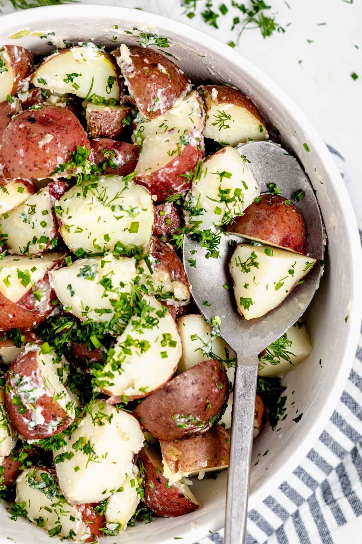 Herby Steamed Red Potatoes 🌱