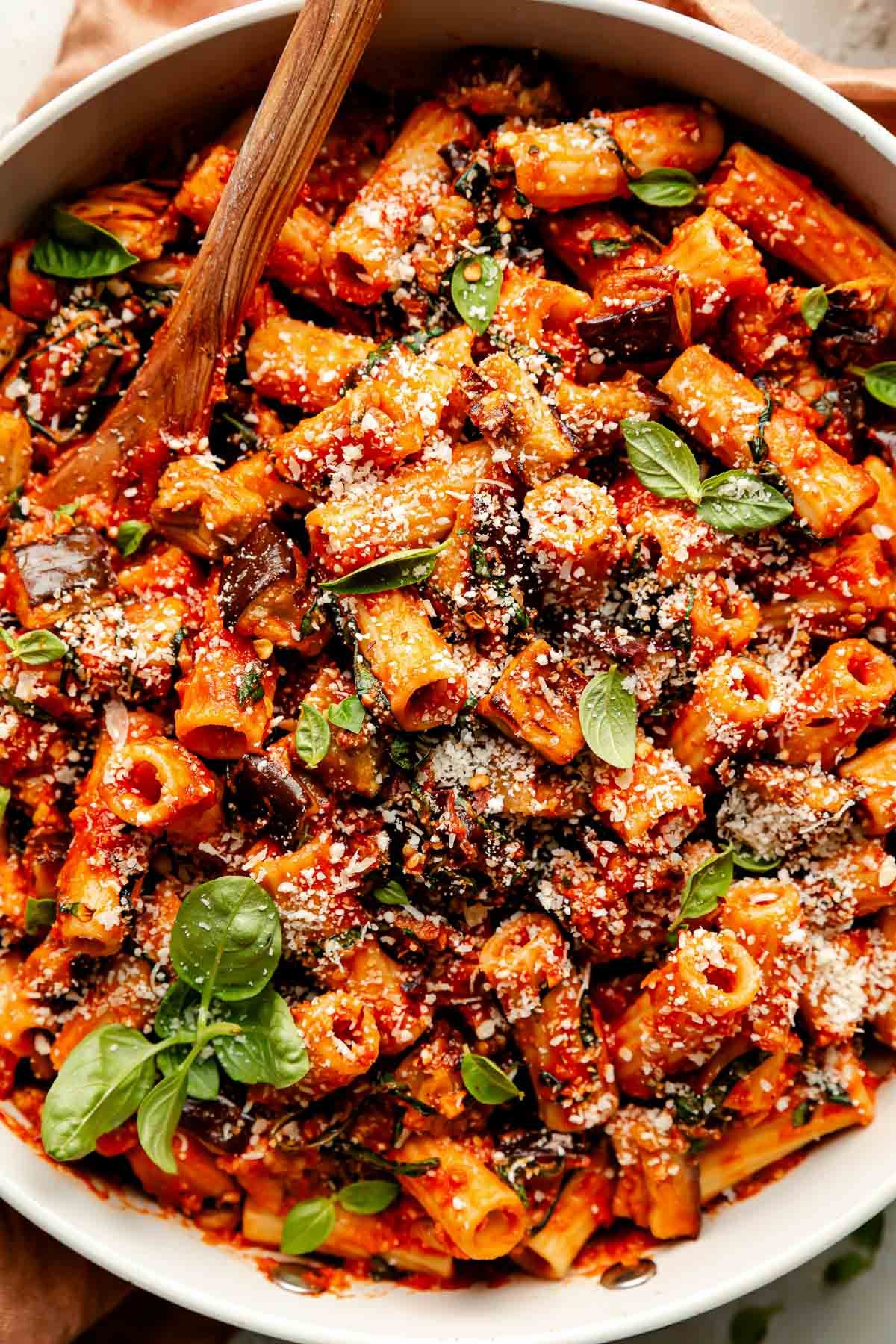 Spicy Eggplant Rigatoni 🌱