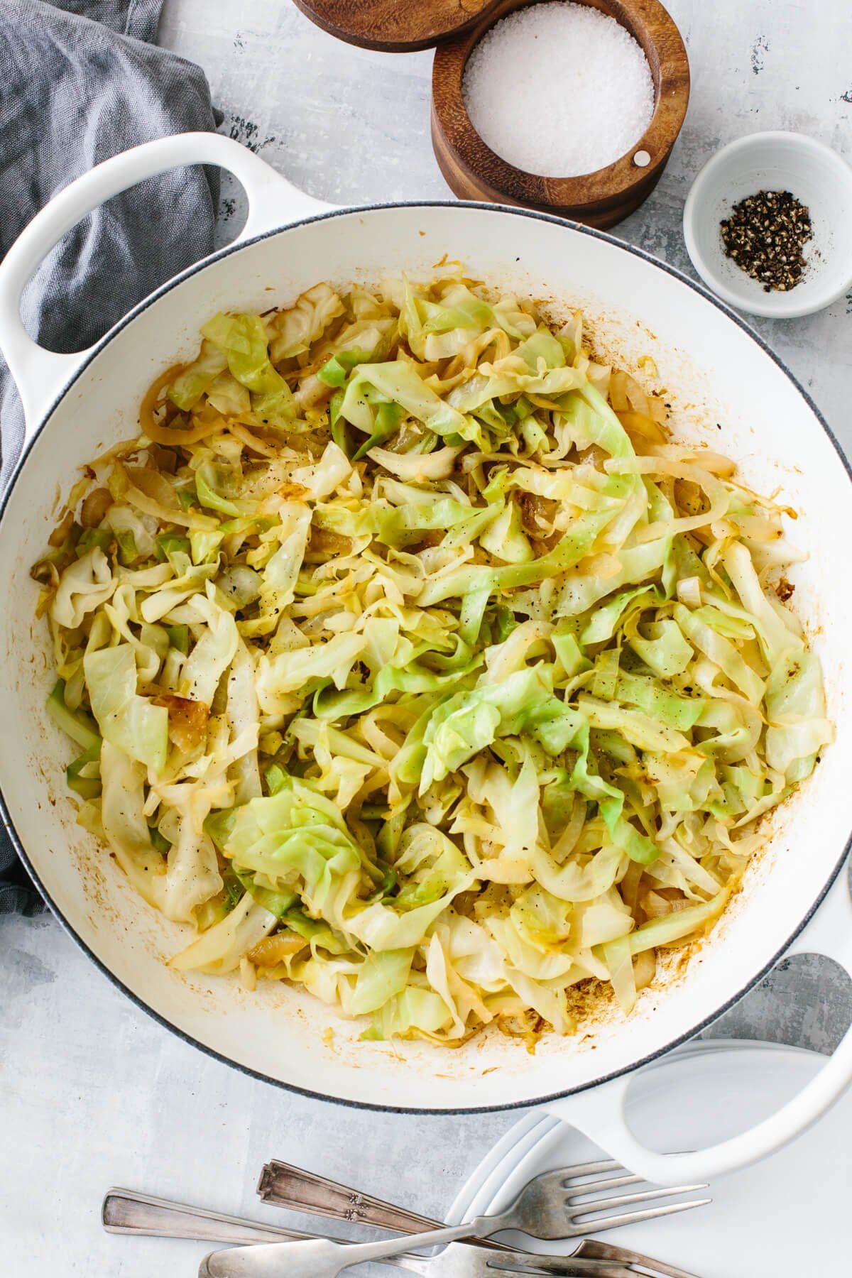 Garlic  Sautéed Cabbage 🌱