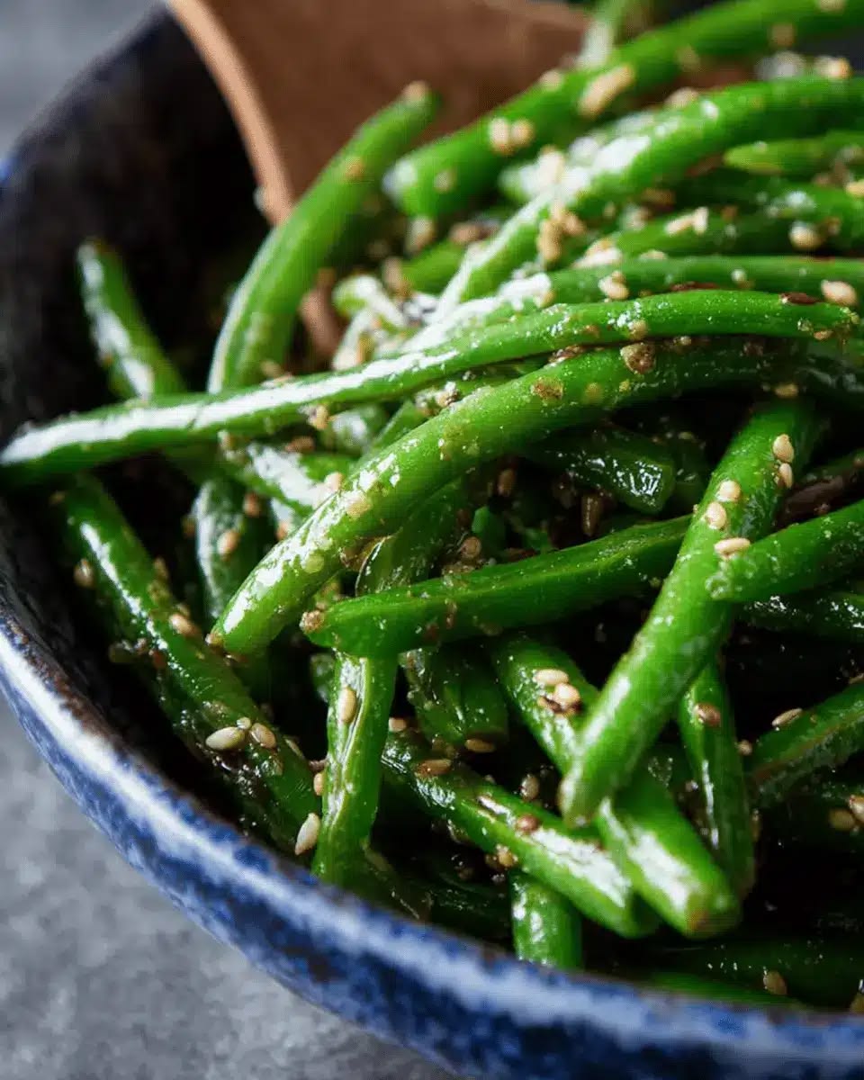 Tender Garlic Sautéed Green Beans 🌱